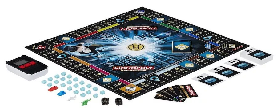 Monopoly: Ultimate Banking (2016) board game components