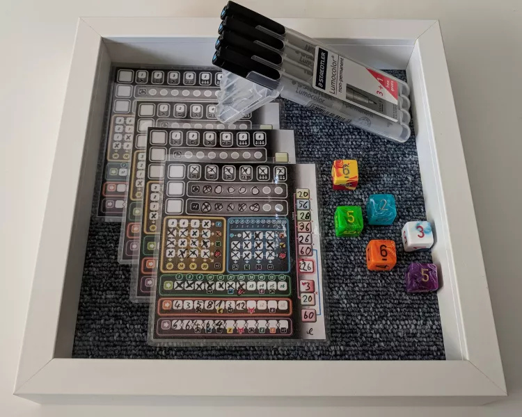 That's Pretty Clever! (2018) board game components