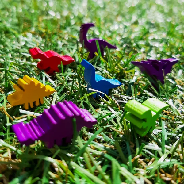 Tiny Epic Dinosaurs (2020) meeples