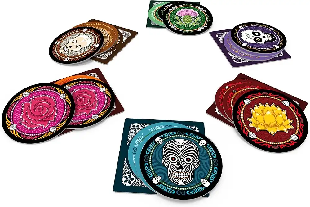 Skull (2011) board game tokens 1 | Source: Space Cowboys