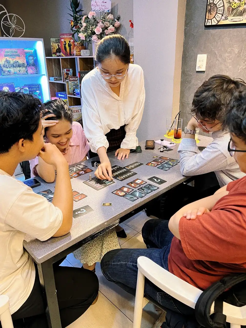 Wonderland Board Games & Drinks play