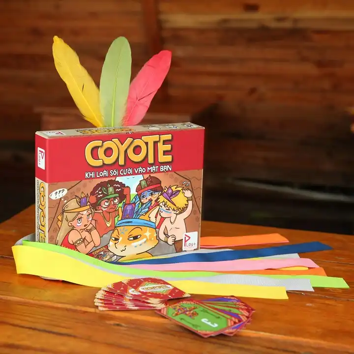 Hộp và thành phần của board game Coyote - Khi loài sói cười vào mặt bạn