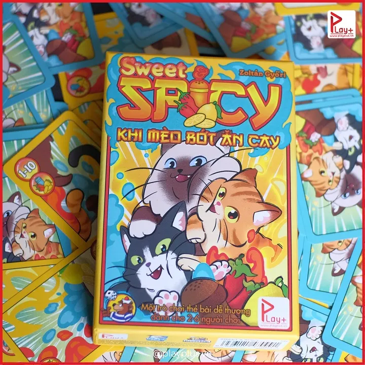 Hộp board game và các thẻ bài của trò chơi Sweet & Spicy - Khi Mèo Bớt Ăn Cay