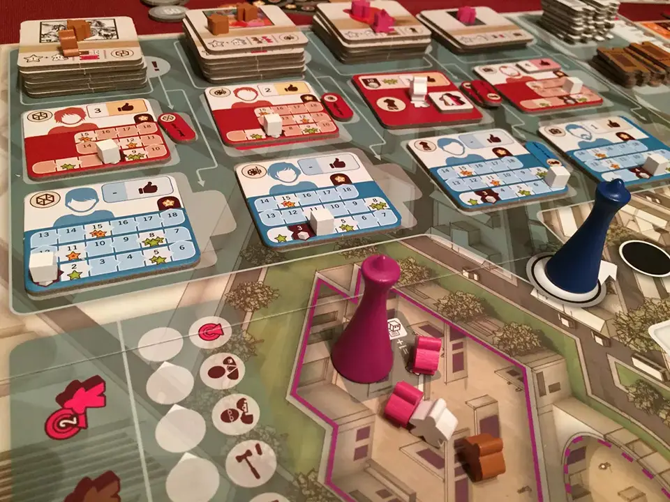 Another view of the main board and players' pawn | Source: Vital Lacerda uploaded on Board Game Geek